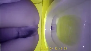 Asian teen pee in complex b conveniences